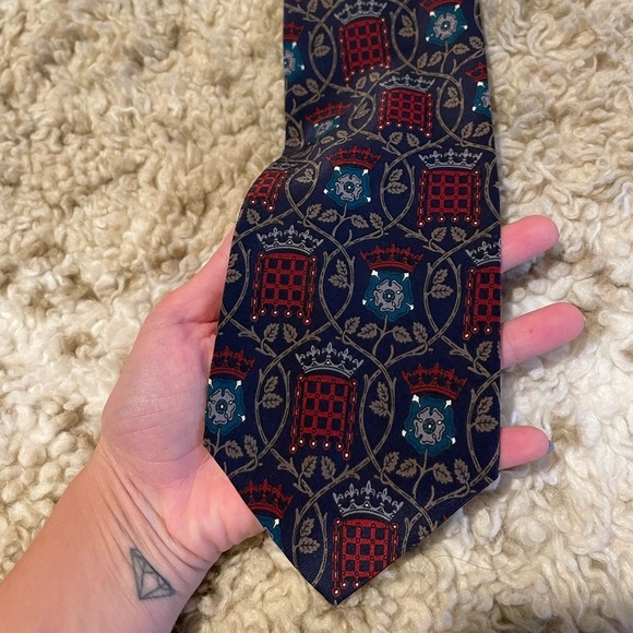 CLOSING SALE! Vintage Christian Dior Tie - Picture 1 of 7